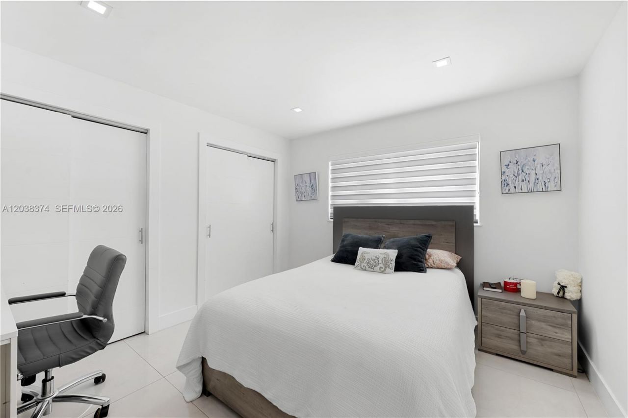 9724 SW 4th Terrace , Miami, FL 33174 Photo
