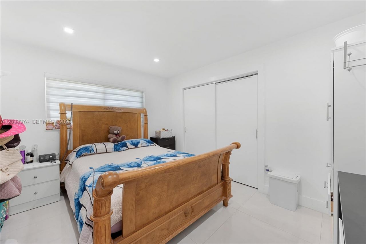 9724 SW 4th Terrace , Miami, FL 33174 Photo