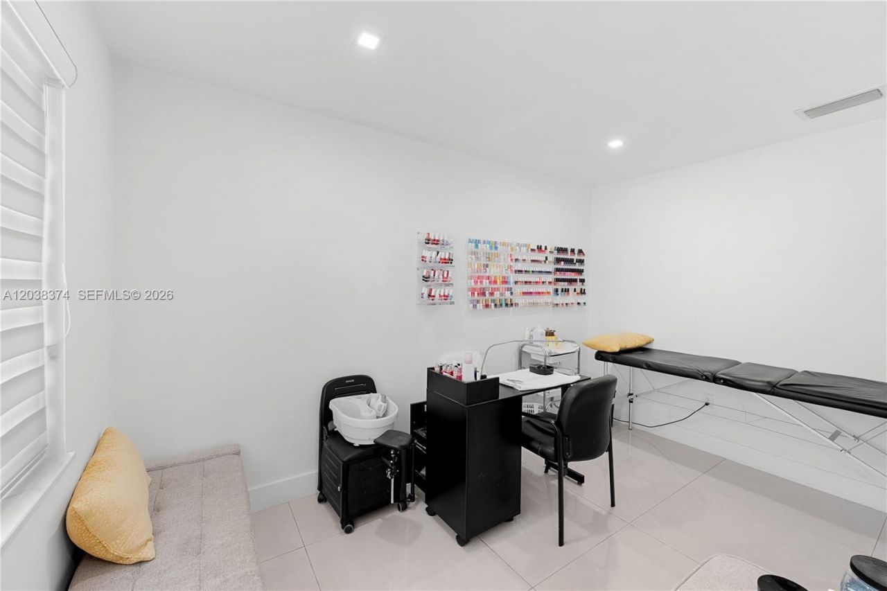 9724 SW 4th Terrace , Miami, FL 33174 Photo