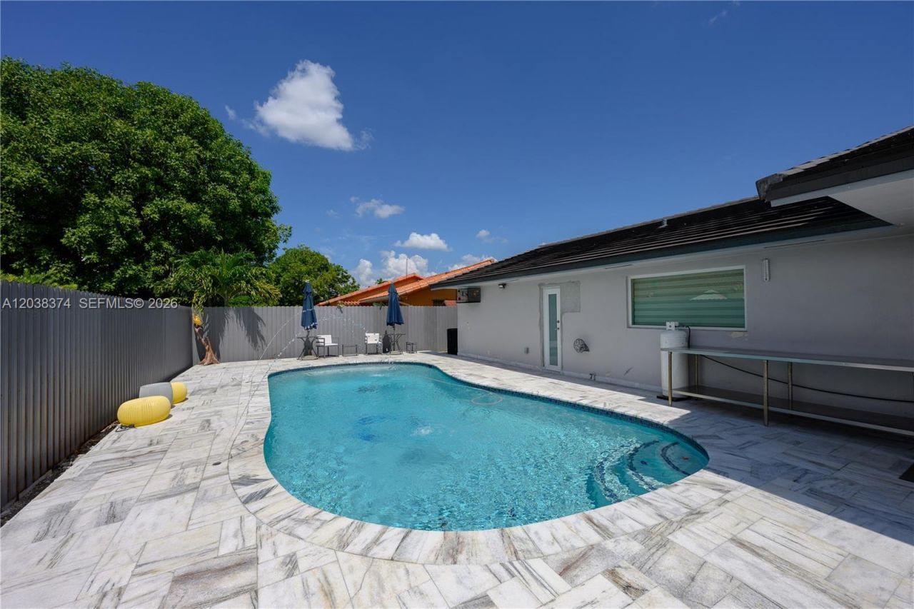 9724 SW 4th Terrace , Miami, FL 33174 Photo