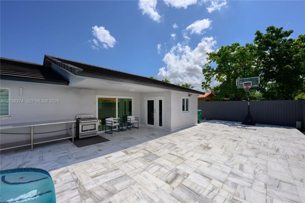 9724 SW 4th Terrace , Miami, FL 33174 Photo