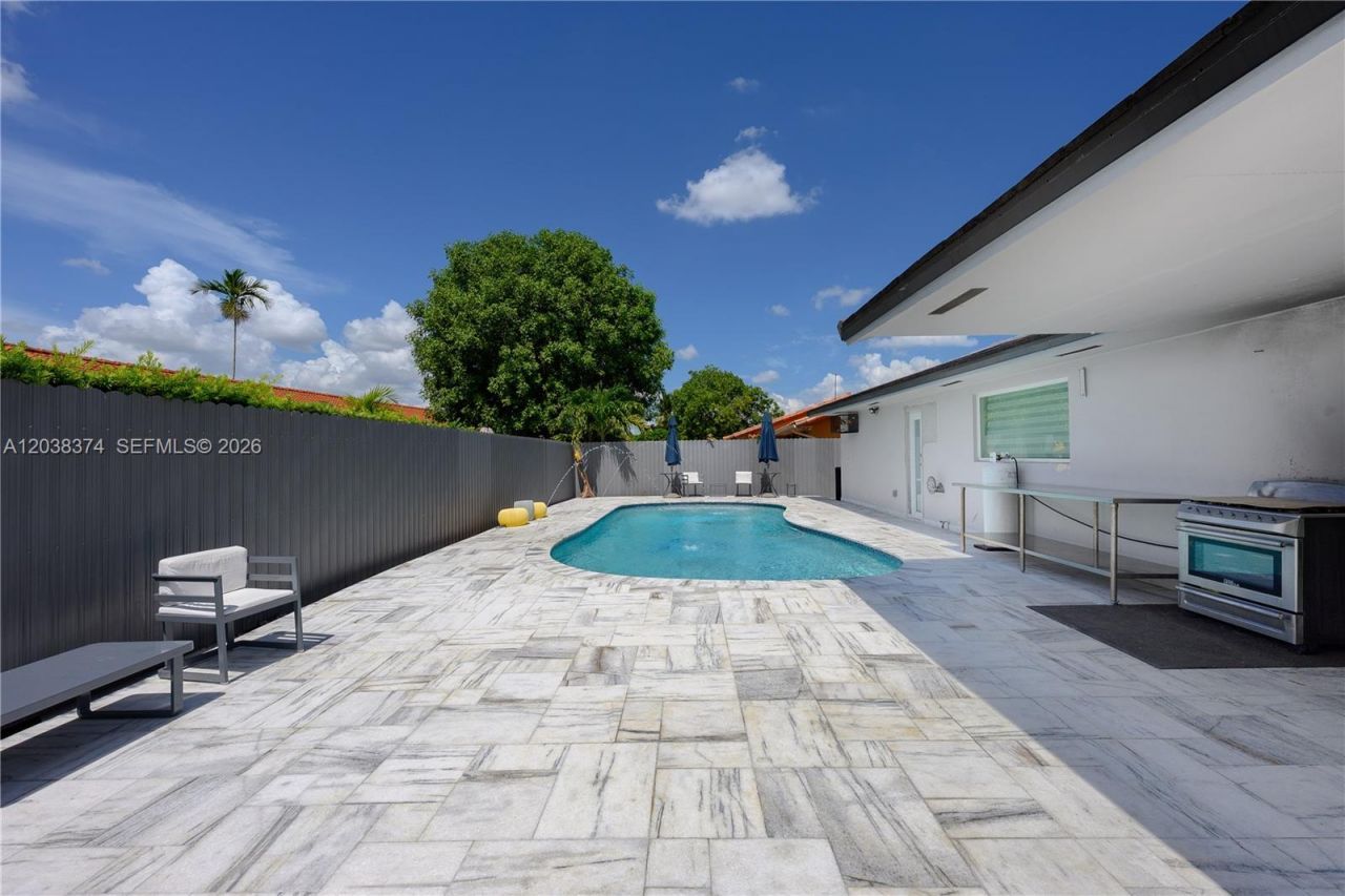 9724 SW 4th Terrace , Miami, FL 33174 Photo