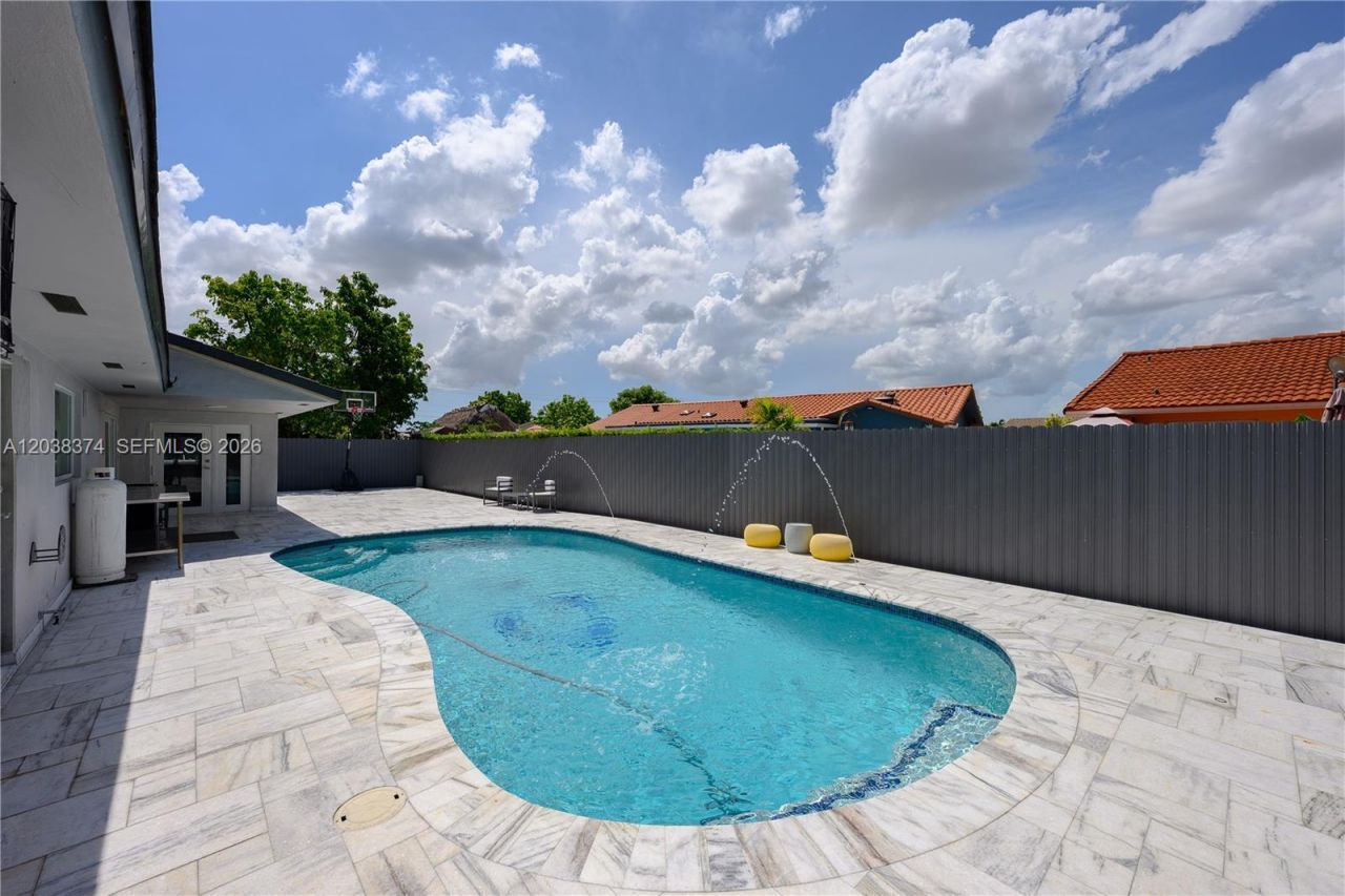 9724 SW 4th Terrace , Miami, FL 33174 Photo