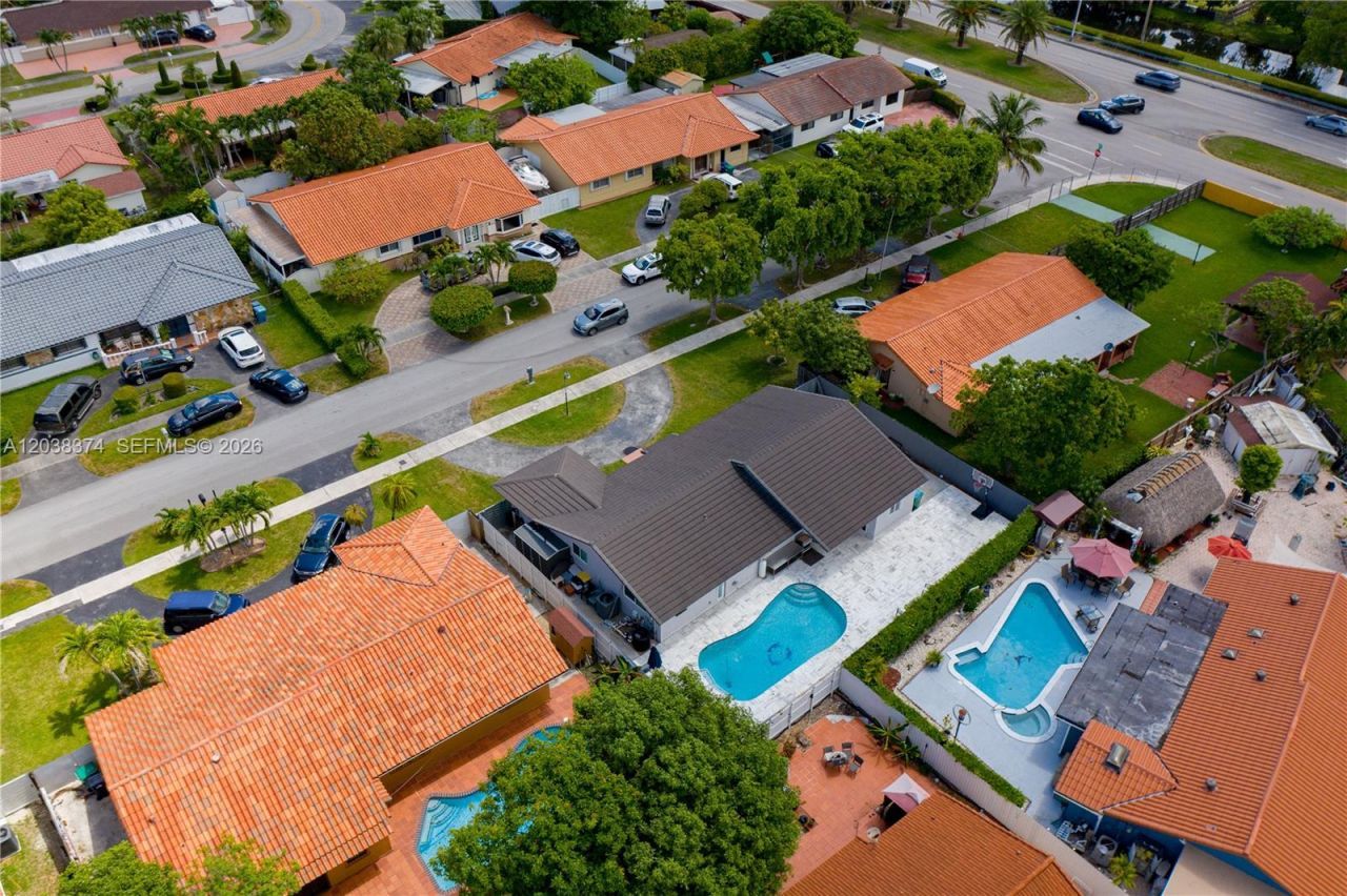9724 SW 4th Terrace , Miami, FL 33174 Photo