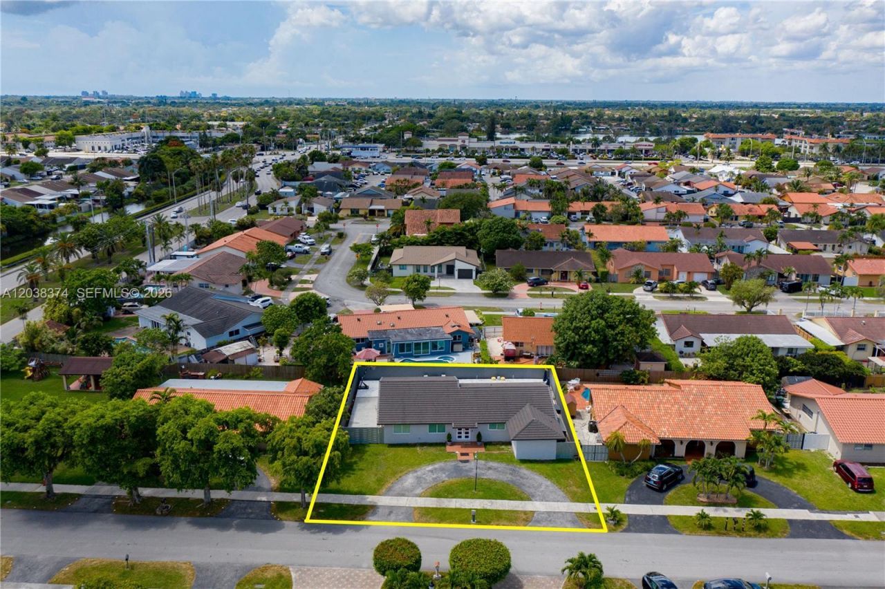 9724 SW 4th Terrace , Miami, FL 33174 Photo