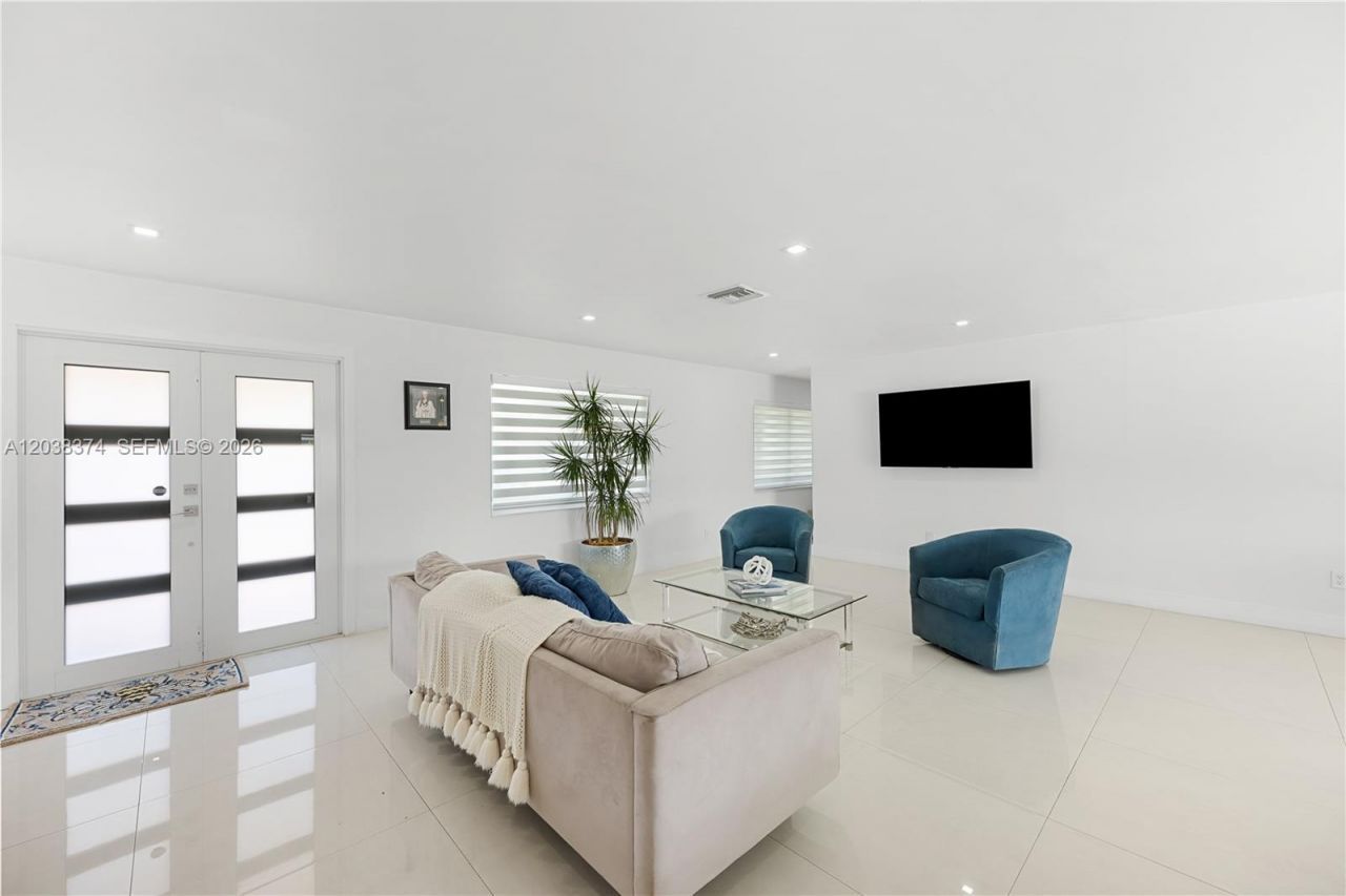 9724 SW 4th Terrace , Miami, FL 33174 Photo
