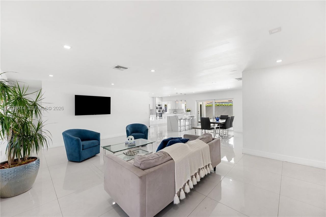 9724 SW 4th Terrace , Miami, FL 33174 Photo