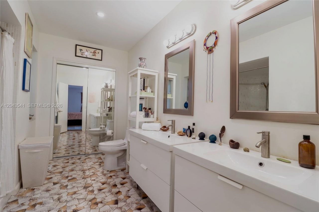 9720 Palmetto Club Ln W, Miami, FL 33157 Photo