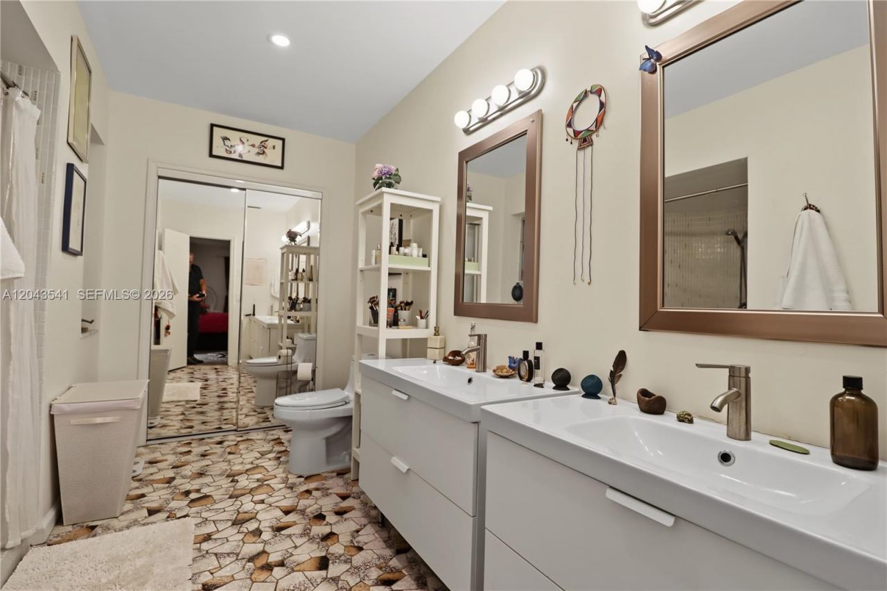 9720 Palmetto Club Ln W , Miami, FL 33157 Photo
