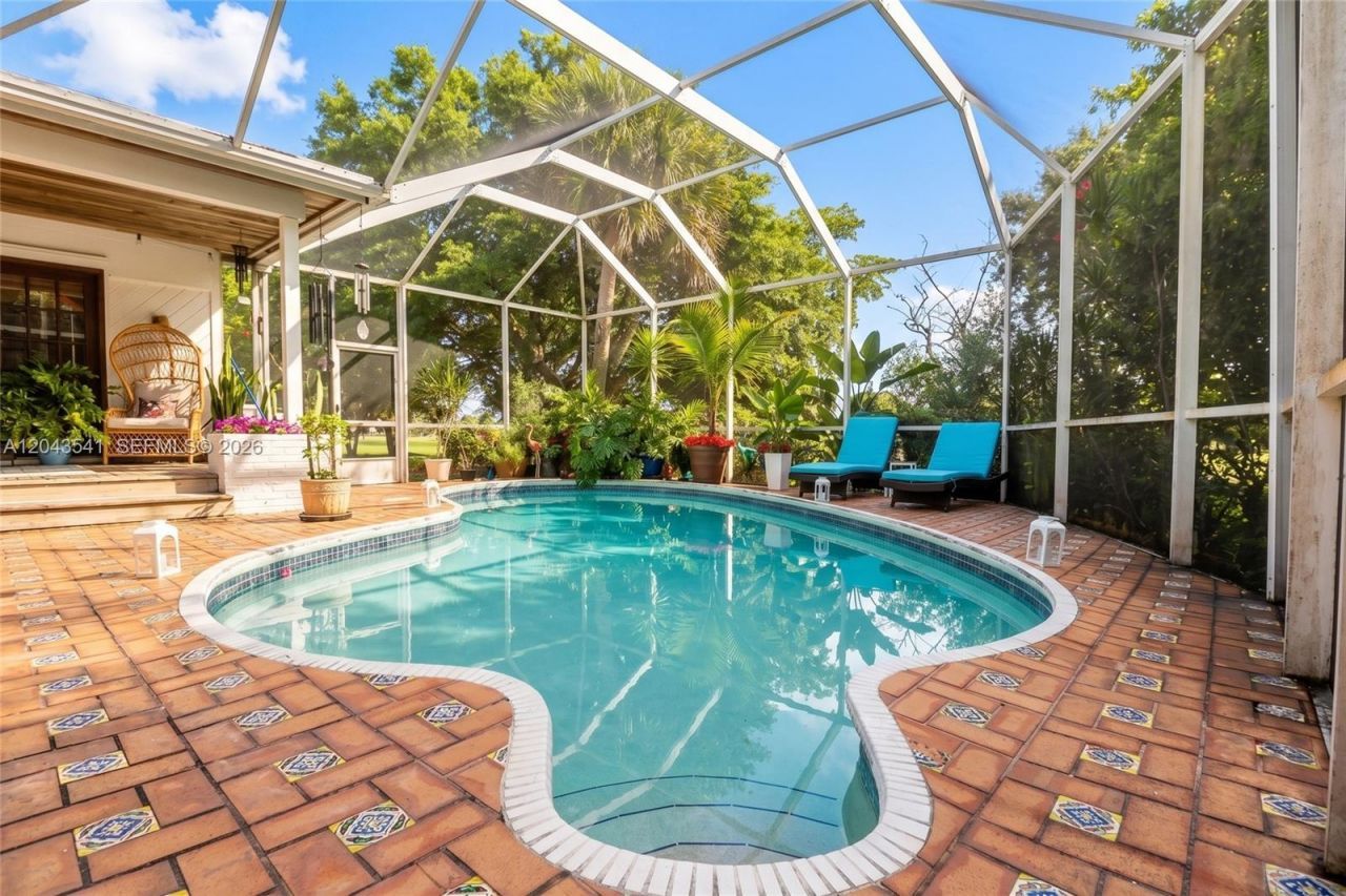9720 Palmetto Club Ln W, Miami, FL 33157 Photo