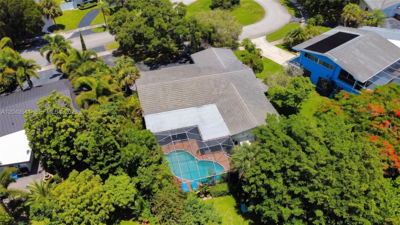 9720 Palmetto Club Ln W, Miami, FL 33157 Photo