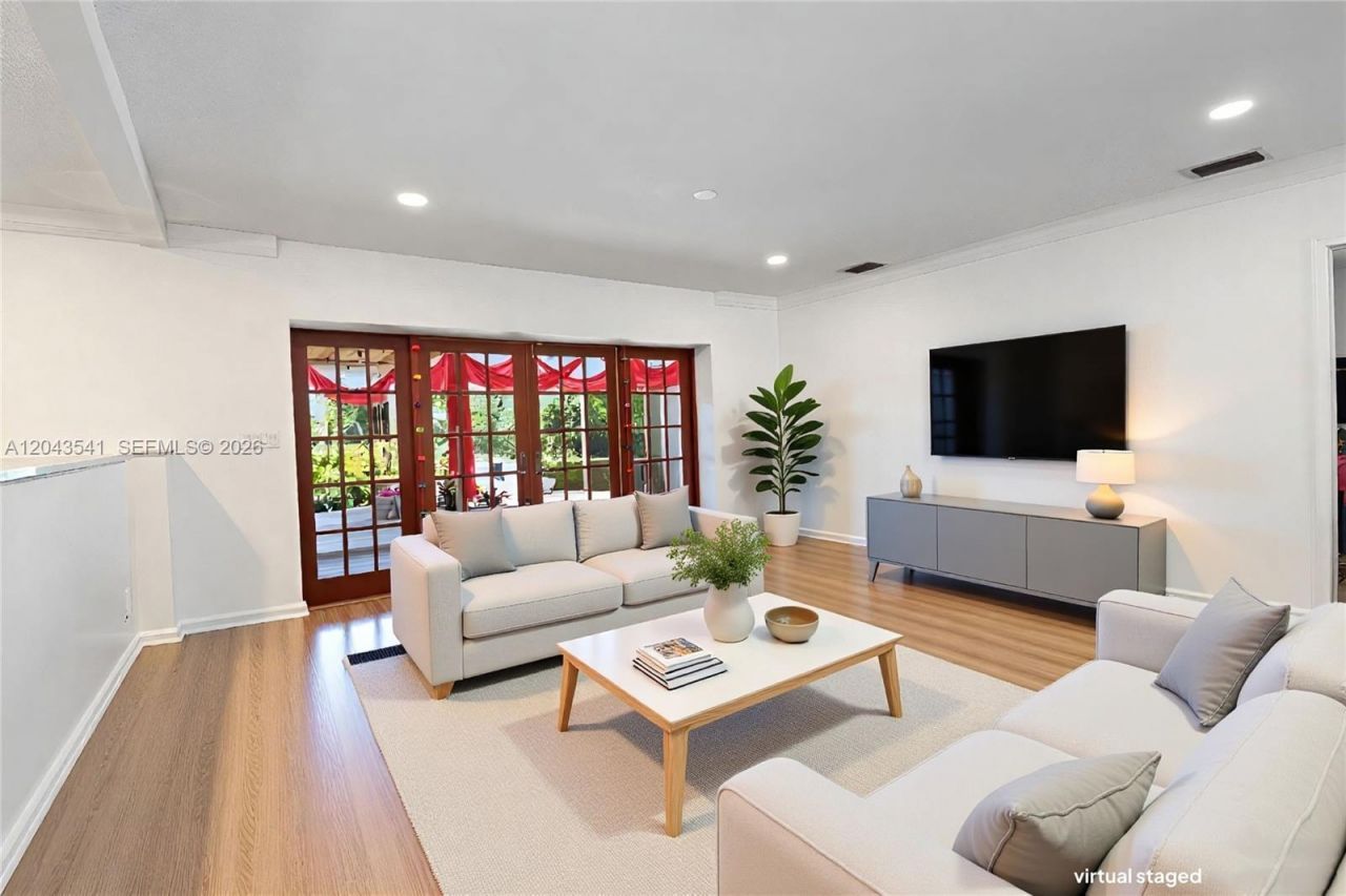 9720 Palmetto Club Ln W , Miami, FL 33157 Photo
