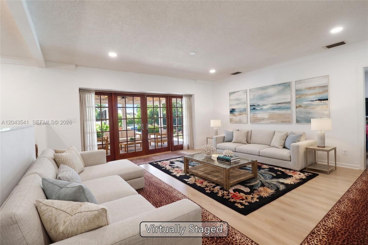9720 Palmetto Club Ln W, Miami, FL 33157 Photo