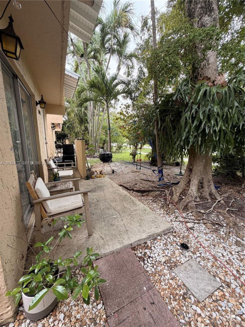 8925 NE 4 Avenue Rd , Unit 8925, Miami Shores, FL 33138 Photo