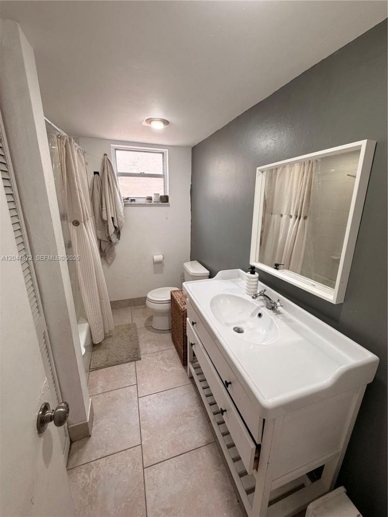 8925 NE 4 Avenue Rd , Unit 8925, Miami Shores, FL 33138 Photo