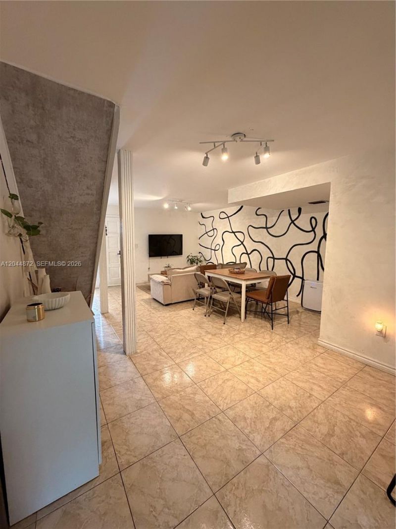 8925 NE 4 Avenue Rd , Unit 8925, Miami Shores, FL 33138 Photo