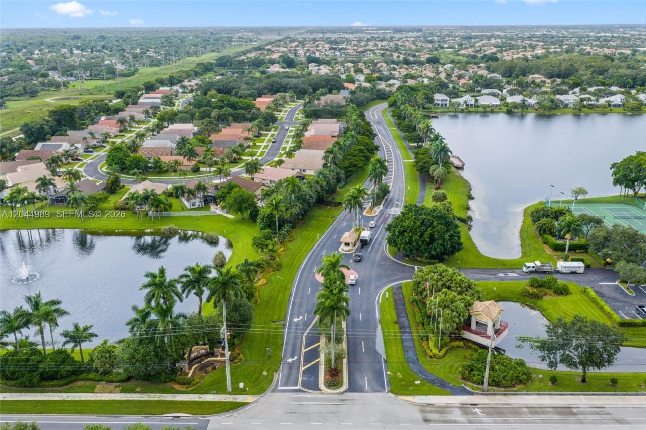 1971 Oak Berry Cir , Wellington, FL 33414 Photo