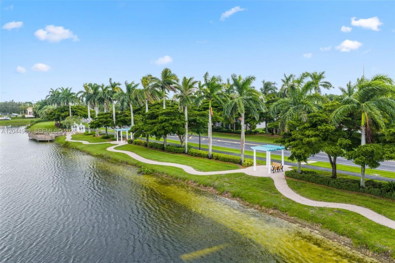 1971 Oak Berry Cir, Wellington, FL 33414 Photo