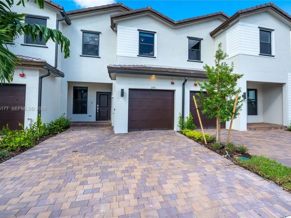 270 SW 159th Pl , Pembroke Pines, FL 33027