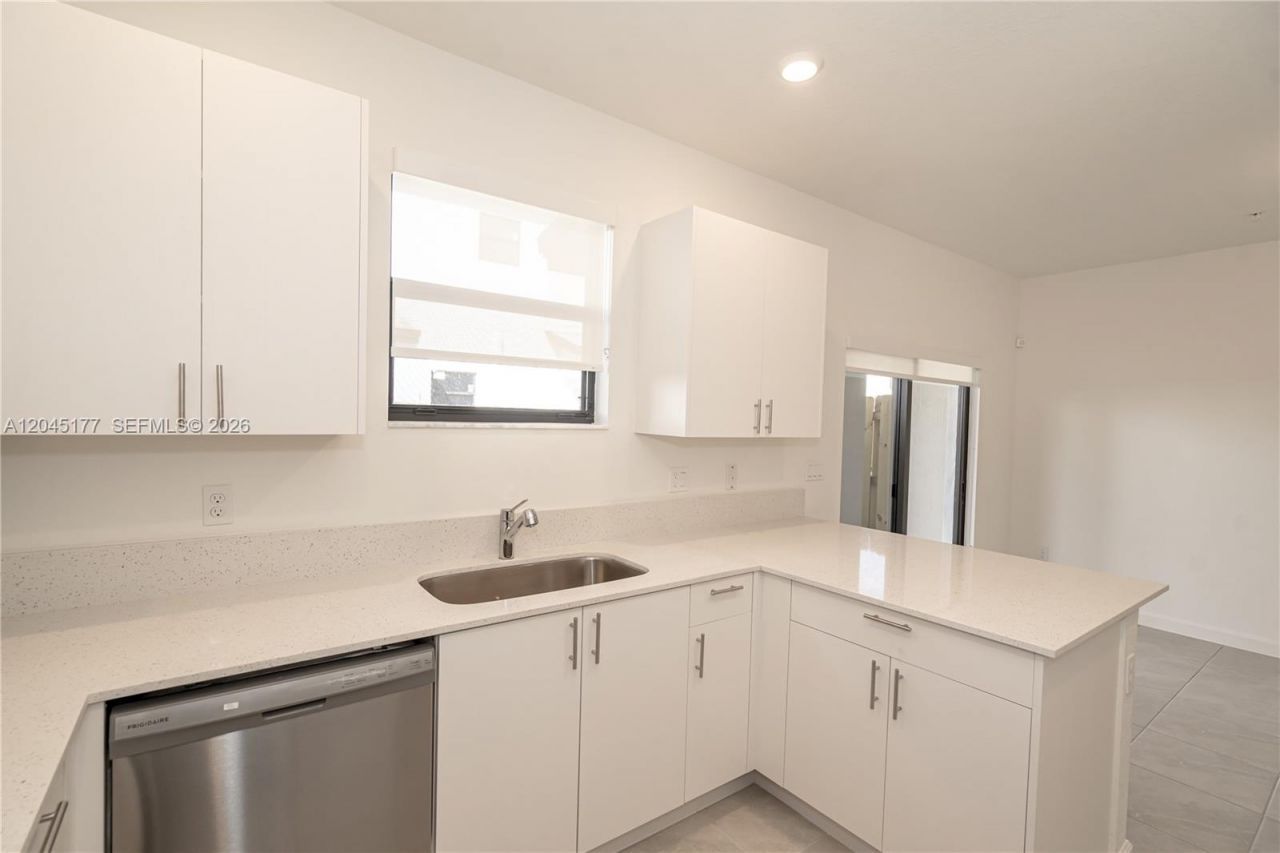 270 SW 159th Pl , Pembroke Pines, FL 33027 Photo