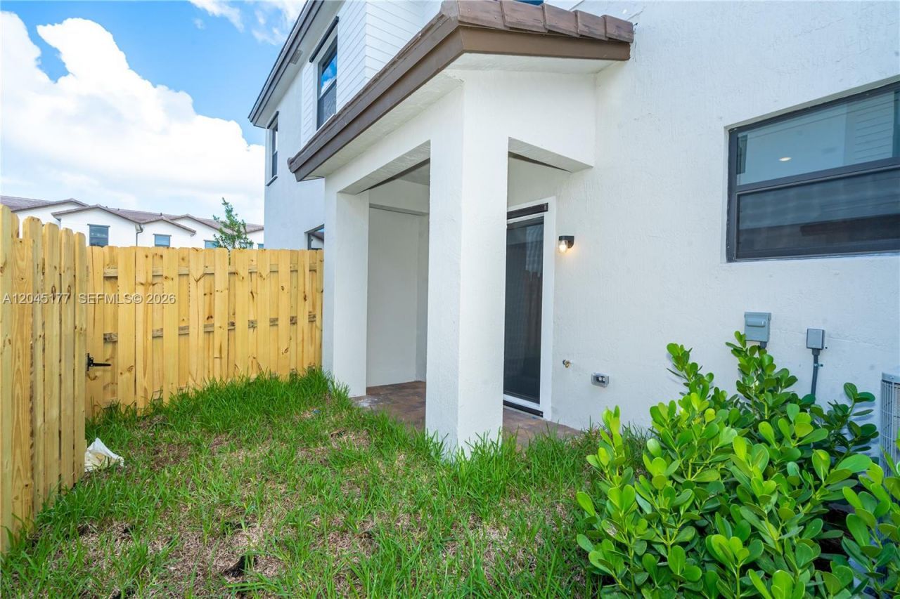 270 SW 159th Pl , Pembroke Pines, FL 33027 Photo