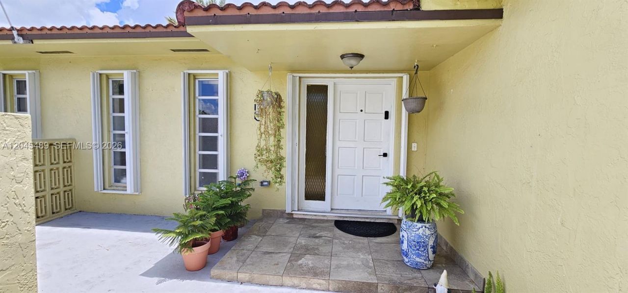 9721 SW 37th Ter, Unit 9723, Miami, FL 33165 Photo