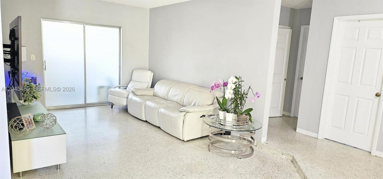 9721 SW 37th Ter, Unit 9723, Miami, FL 33165 Photo