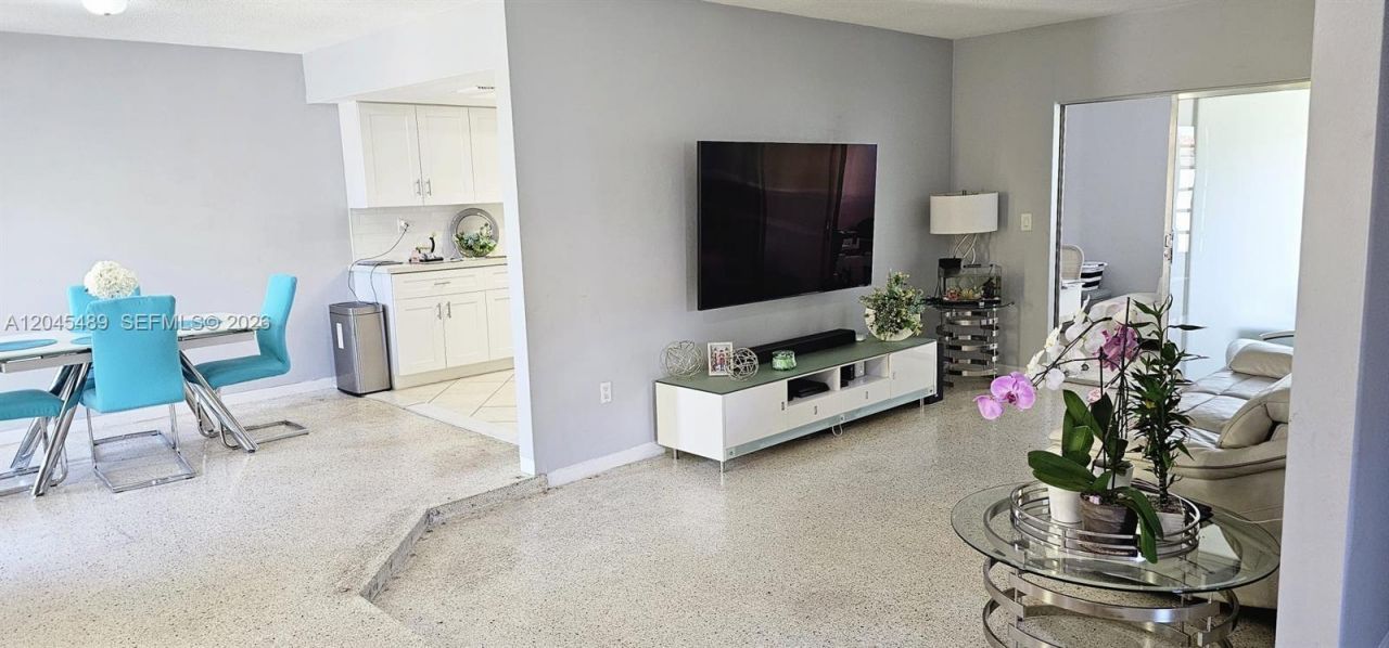 9721 SW 37th Ter, Unit 9723, Miami, FL 33165 Photo