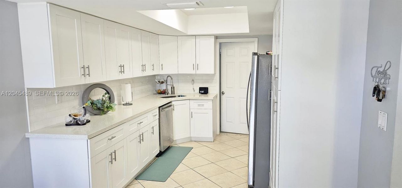 9721 SW 37th Ter, Unit 9723, Miami, FL 33165 Photo