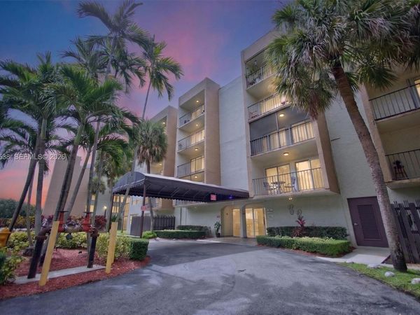 14250 SW 62nd St, Unit 312, Miami, FL 33183