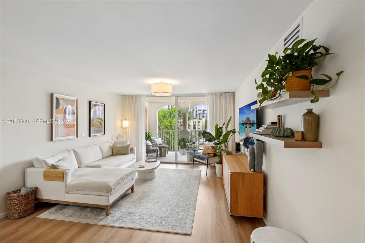 19701 E Country Club Dr , Unit 5603, Aventura, FL 33180 Photo