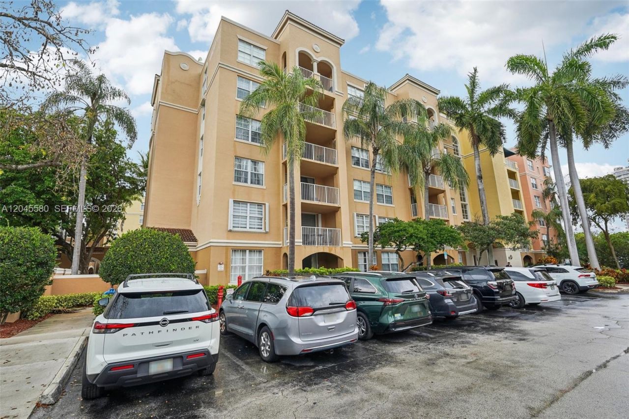 19701 E Country Club Dr , Unit 5603, Aventura, FL 33180 Photo