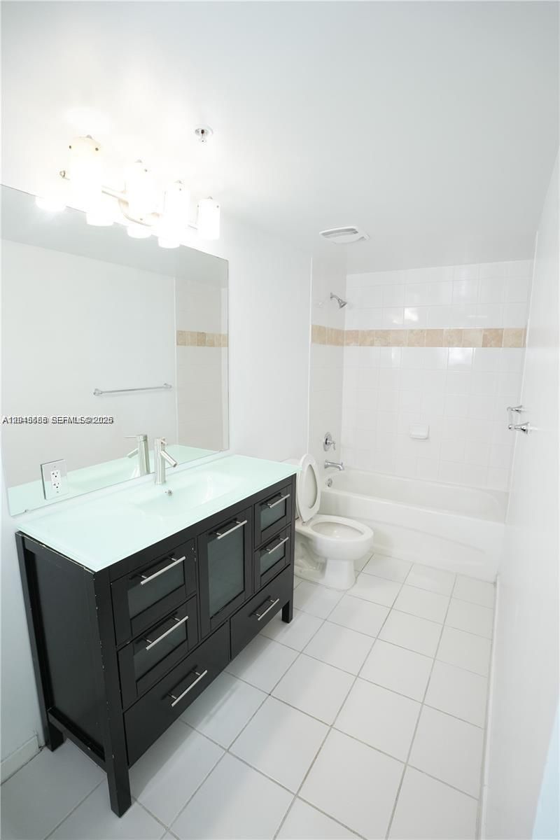 1861 NW S River Dr, Unit 2503, Miami, FL 33125 Photo