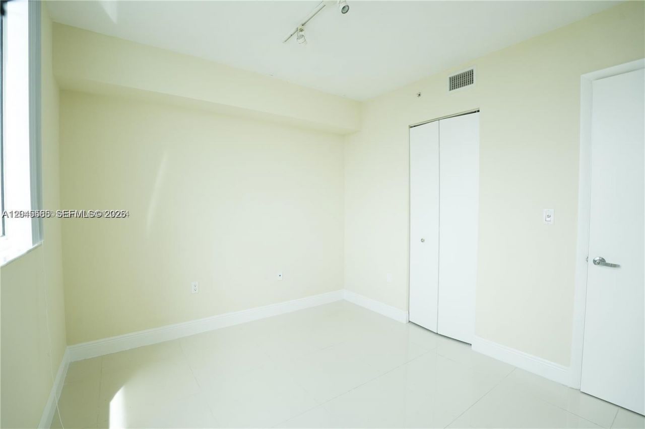 1861 NW S River Dr, Unit 2503, Miami, FL 33125 Photo