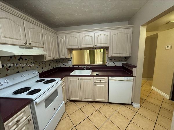 10865 SW 112th Ave , Unit 105, Miami, FL 33176