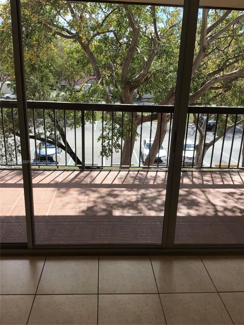 10975 SW 107th St , Unit 302, Miami, FL 33176 Photo