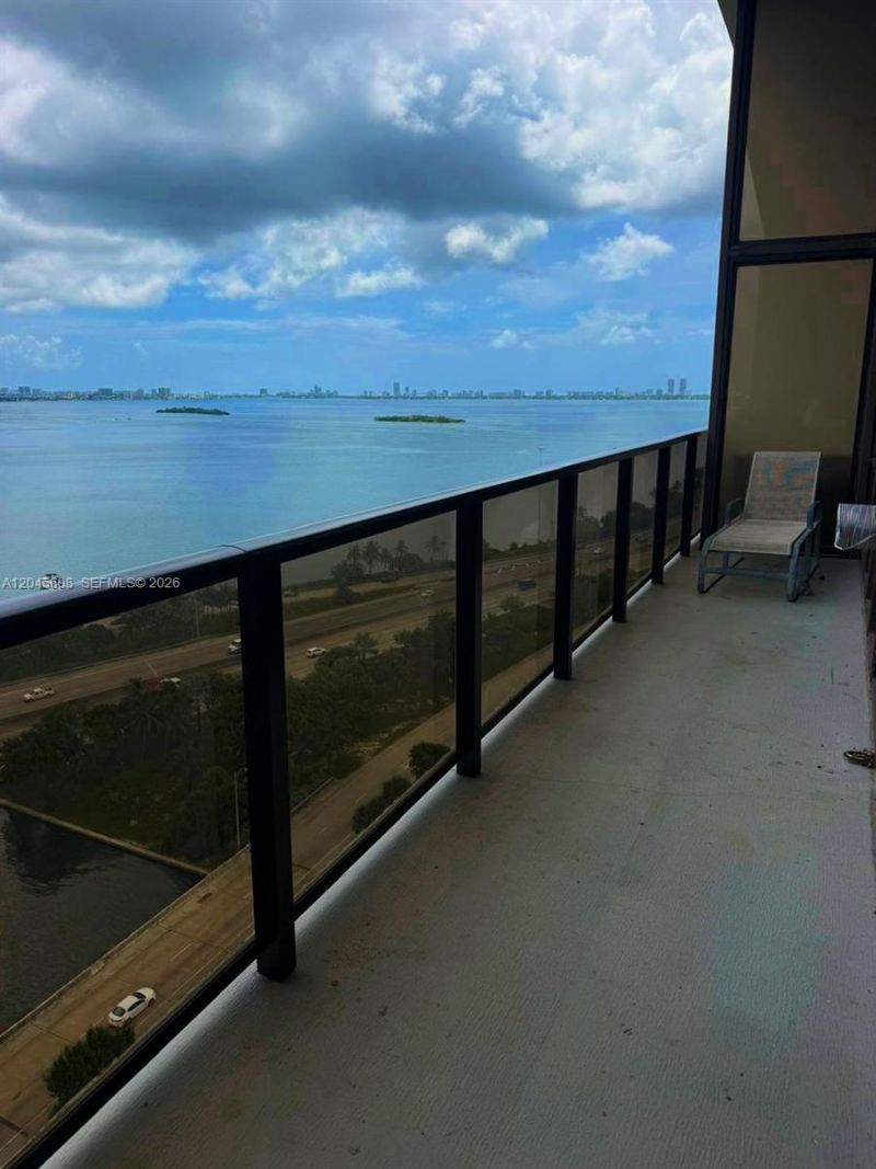 600 NE 36 St, Unit PH22, Miami, FL 33137 Photo
