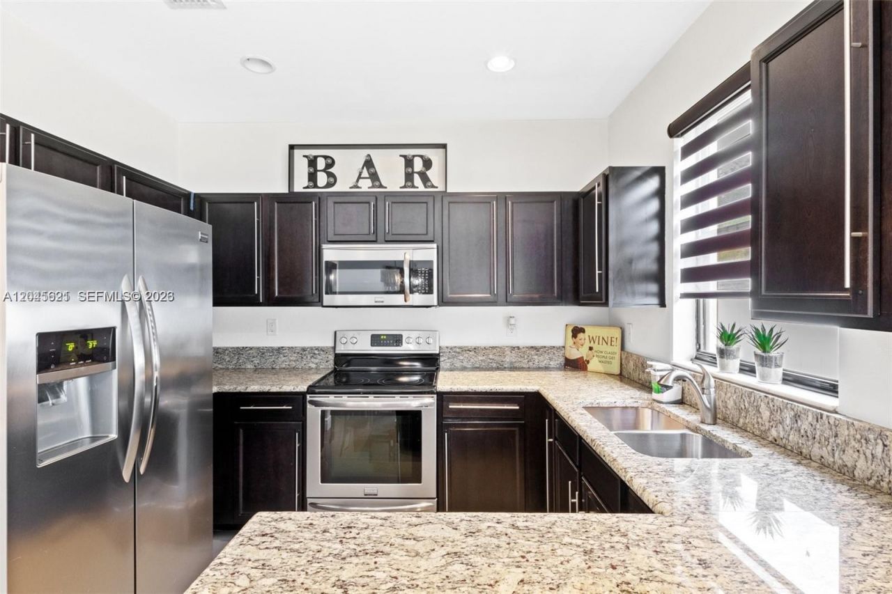 8925 W 33rd Ave, Hialeah, FL 33018 Photo