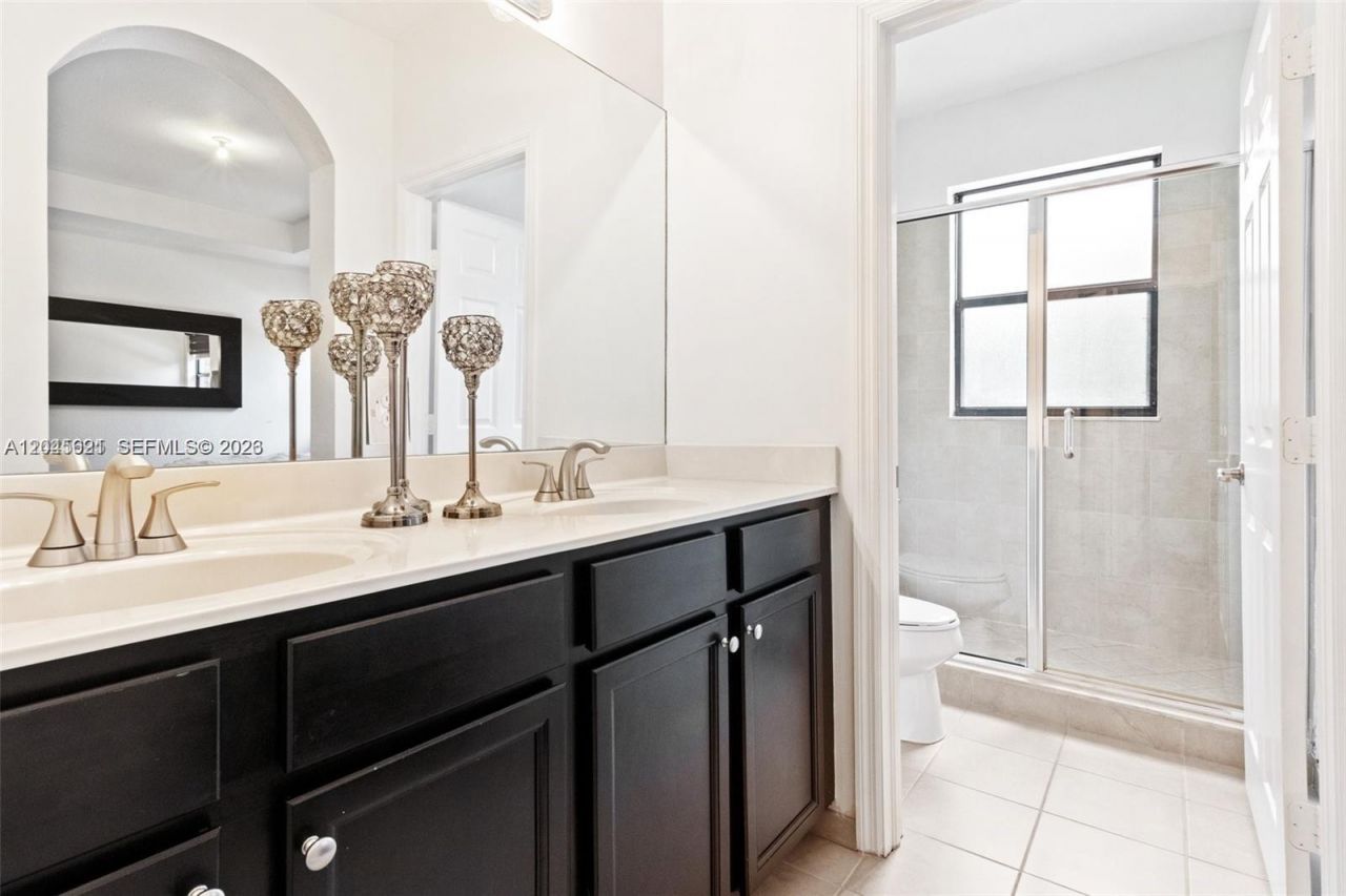 8925 W 33rd Ave, Hialeah, FL 33018 Photo