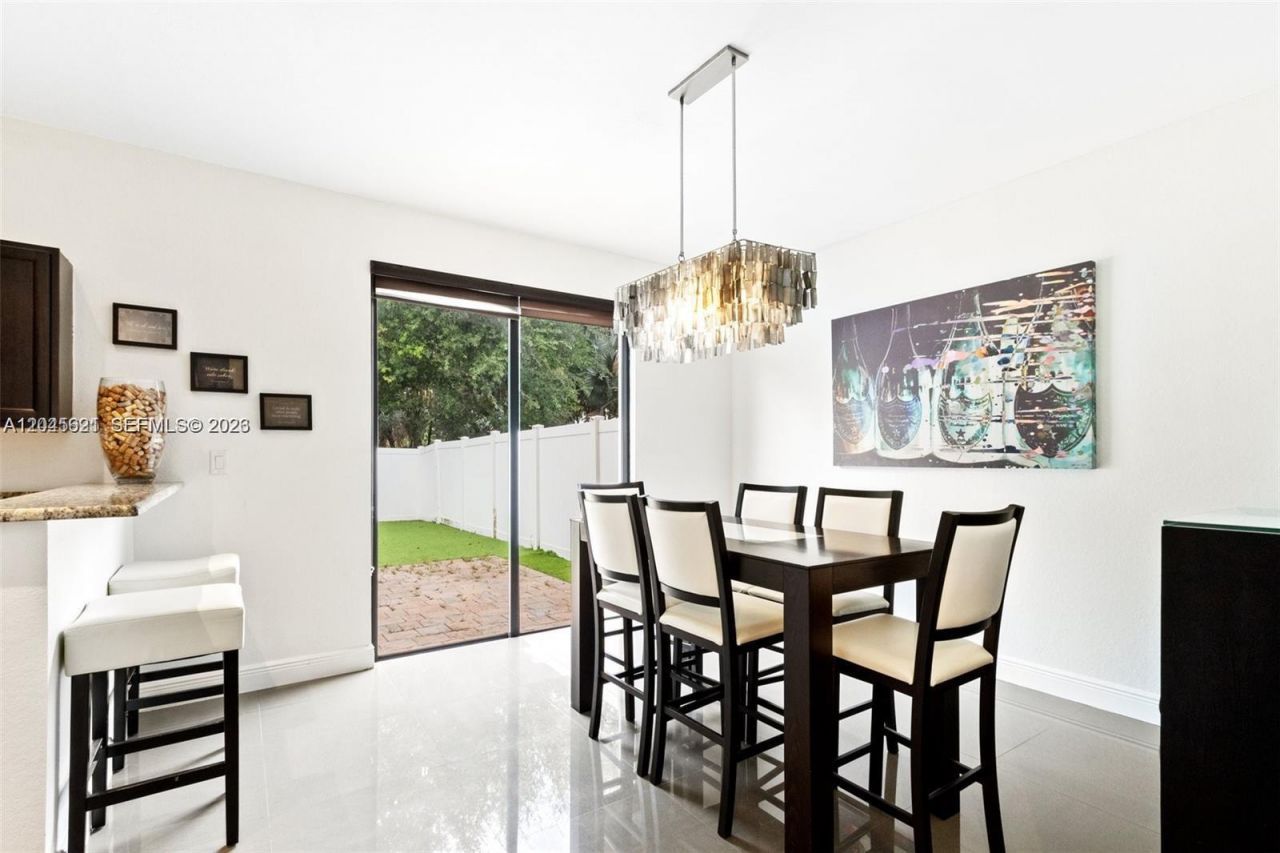 8925 W 33rd Ave, Hialeah, FL 33018 Photo