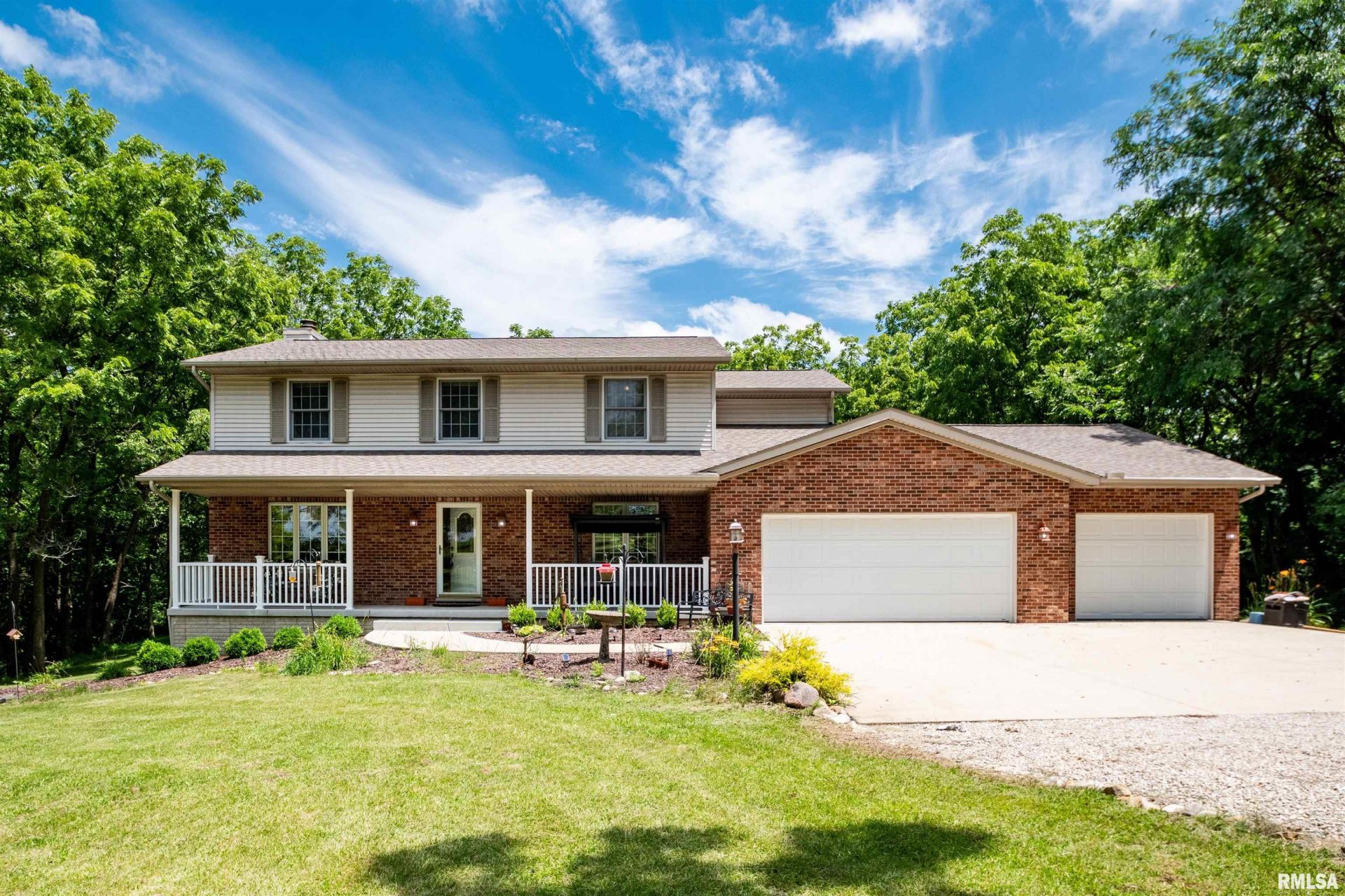 450 E Townhall Road, Germantown Hills, IL 61548 Main Photo