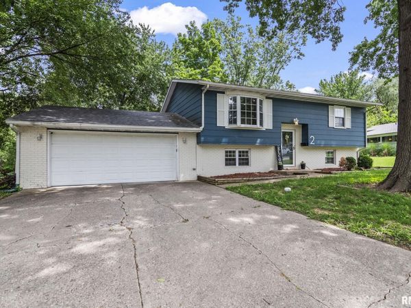 2 Groton Drive, Springfield, IL 62702