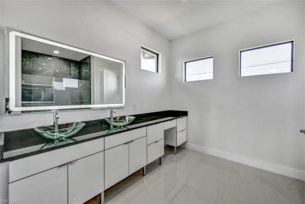 1717 Chiquita Blvd N, Cape Coral, FL 33993 Photo