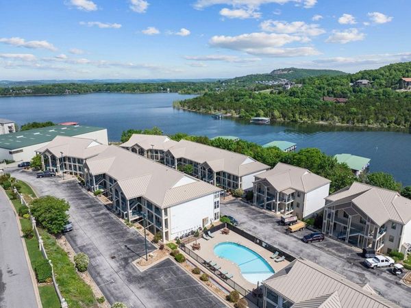 135 Upper Emerald Bay Circle , Unit 11, Hollister, MO 65672