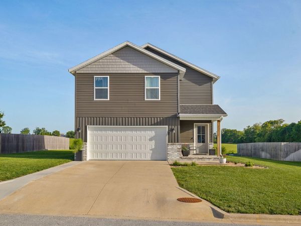 1212 W Holly Street , Republic, MO 65738