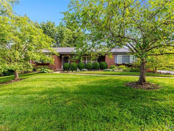 11201 Trieste Drive, St Louis, MO 63146
