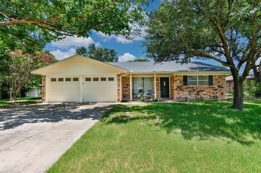 2005 Maplewood Drive, Gainesville, TX 76240 Main Photo