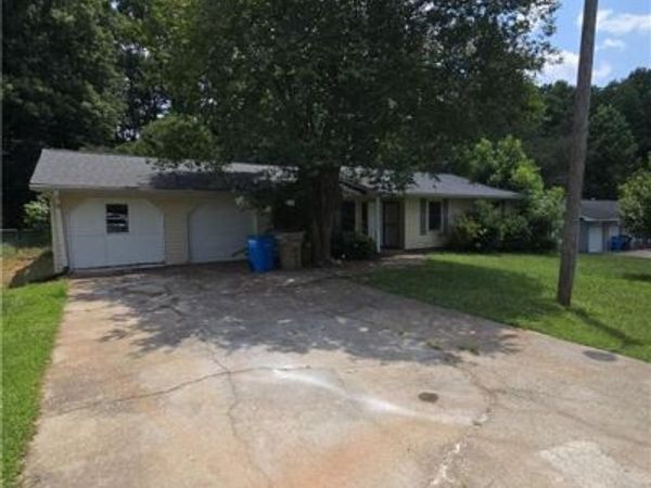 4158 Mountain Glen Trace , Snellville, GA 30039