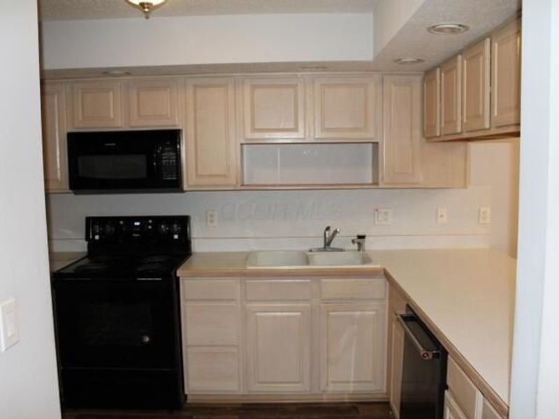 175 Hanover Court , Delaware, OH 43015 Photo 12