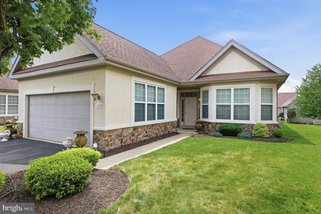 1203 LYNDHURST COURT , WARRINGTON, PA 18976